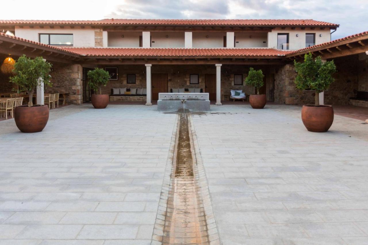 Hotel Habitat Cigueena Negra